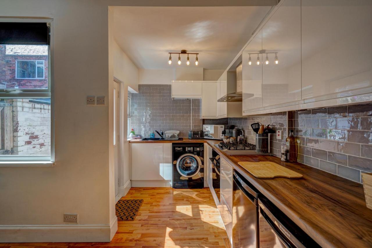 *New* Chester Canal Side 2 Bed Character Home المظهر الخارجي الصورة