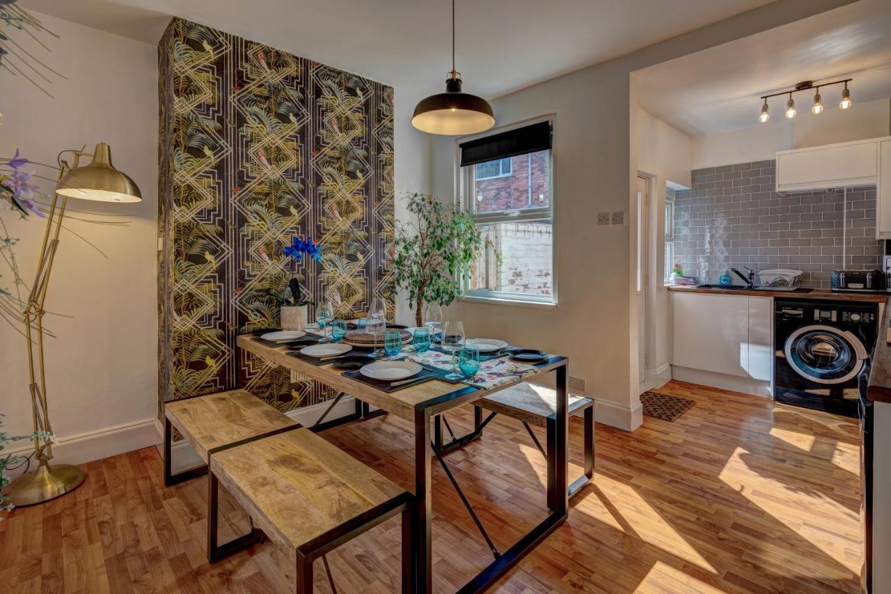 *New* Chester Canal Side 2 Bed Character Home المظهر الخارجي الصورة